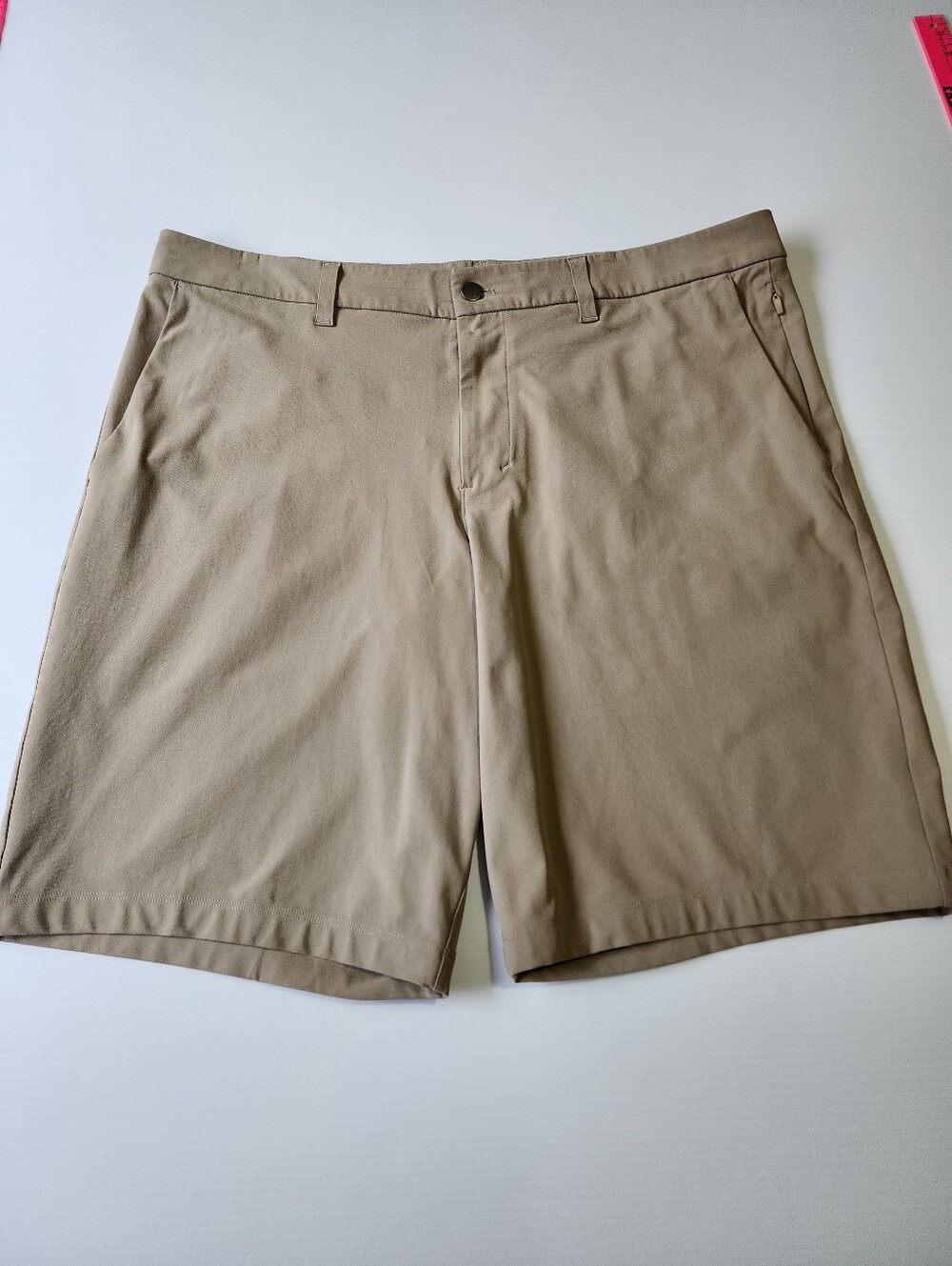 Lululemon Commission Shorts 11" Sz 38 EUC